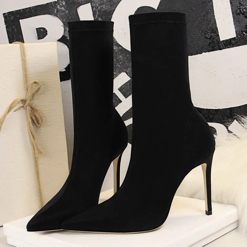 All Around Socks Soft Heels - Image 6