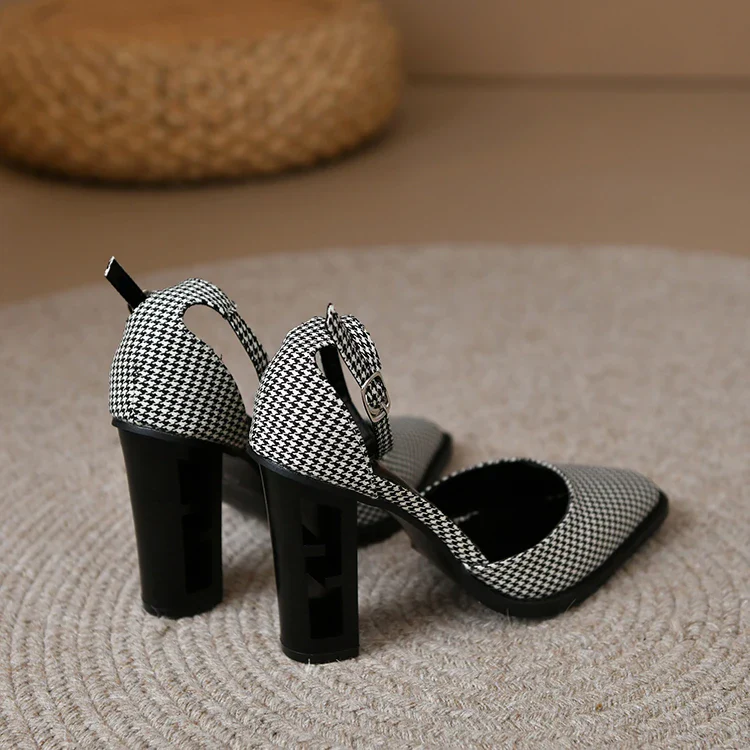 Aviana Pointed Toe Pumps - Image 10