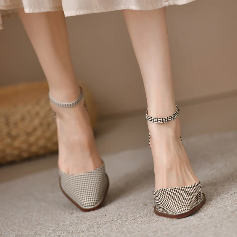 Aviana Pointed Toe Pumps - Image 4