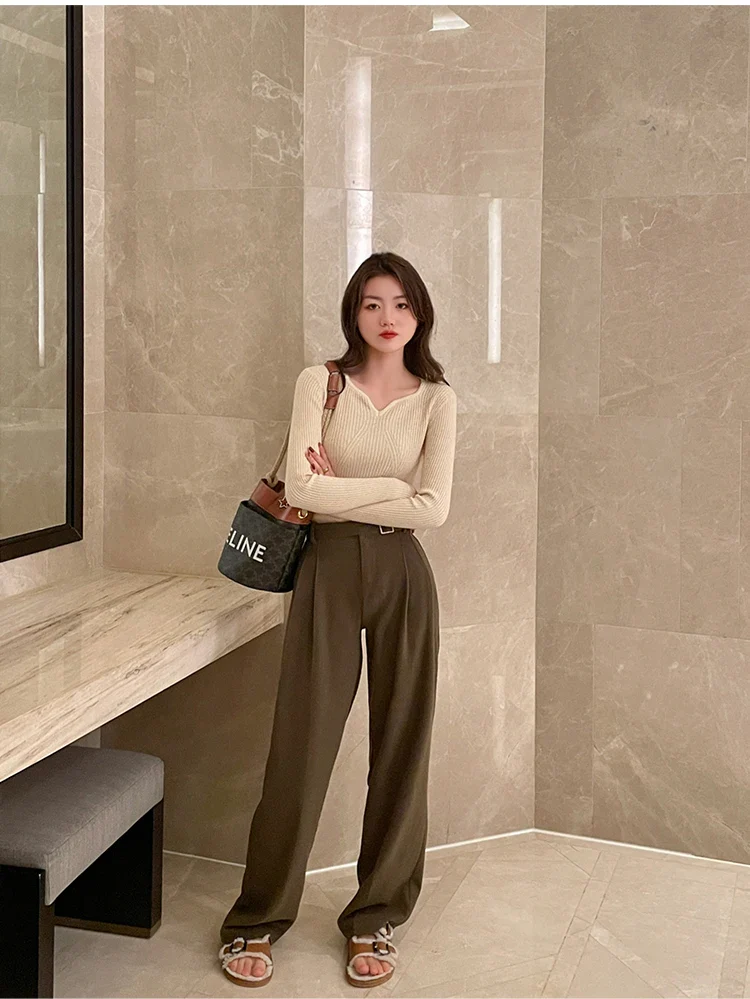 Cassie V Neck Knitted Pullover - Image 13