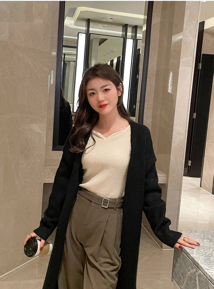 Cassie V Neck Knitted Pullover - Image 14