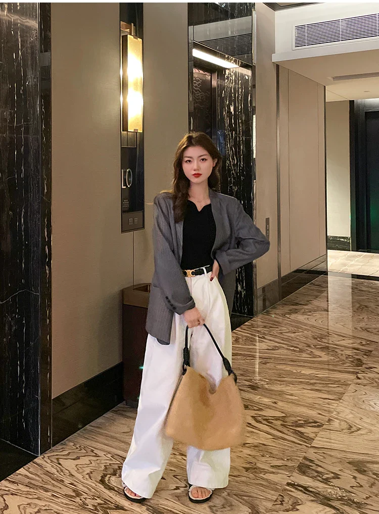 Cassie V Neck Knitted Pullover - Image 9