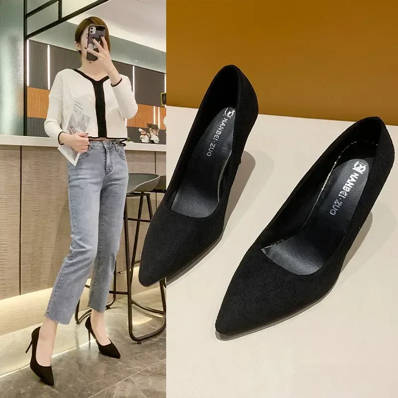 Kiana Pointed Toe Pumps - Image 10