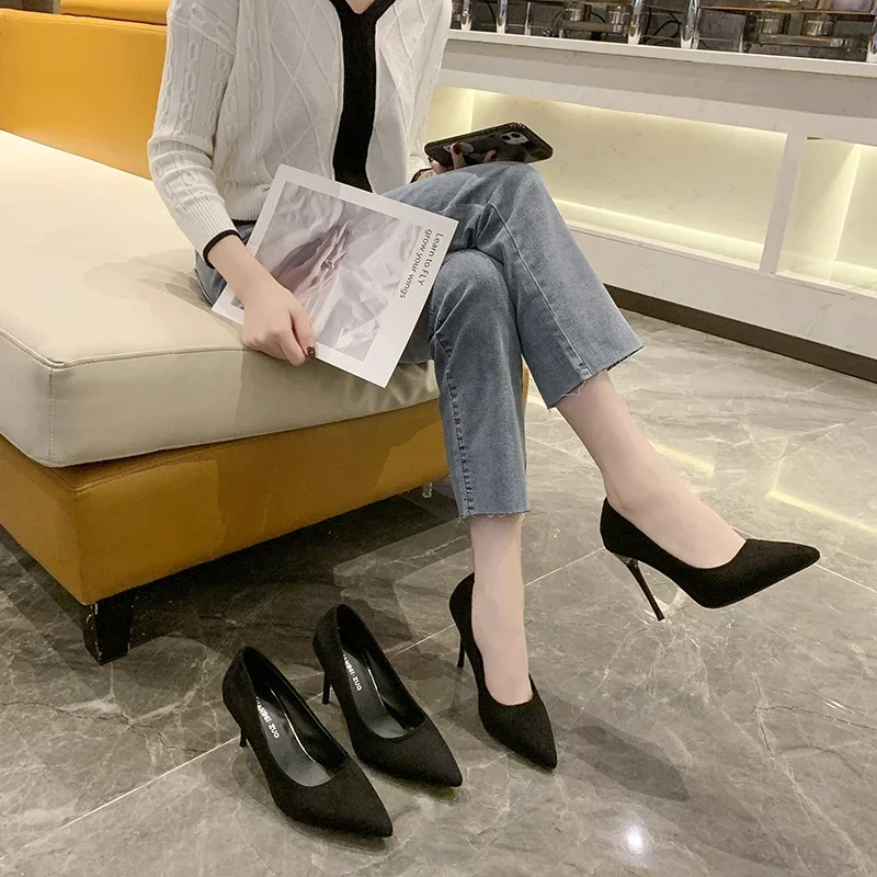 Kiana Pointed Toe Pumps - Image 17