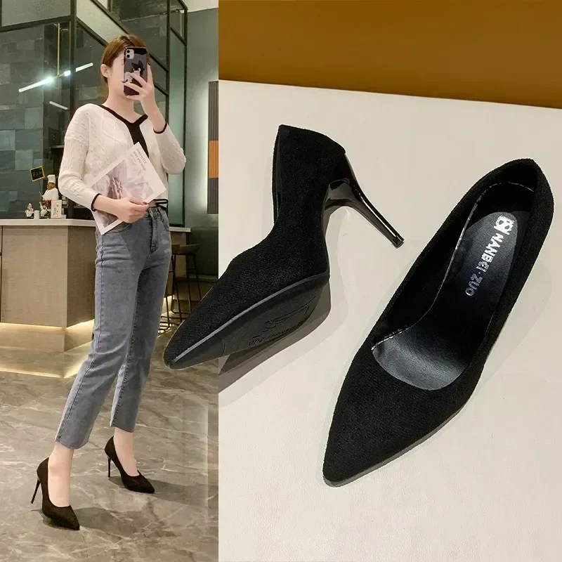 Kiana Pointed Toe Pumps - Image 3
