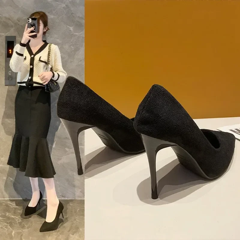 Kiana Pointed Toe Pumps - Image 9