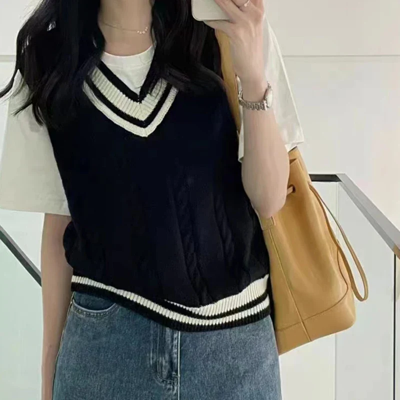 Miranda V Neck Sweater Vest Top - Image 4