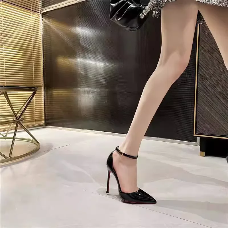 Nina Neat Pointed Pumps - Image 9