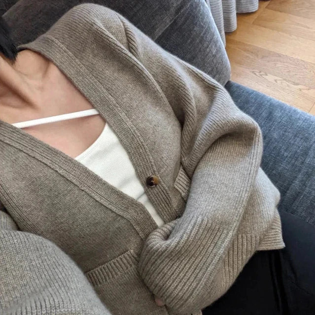 Old School V Neck Knit Cardigan - Image 20