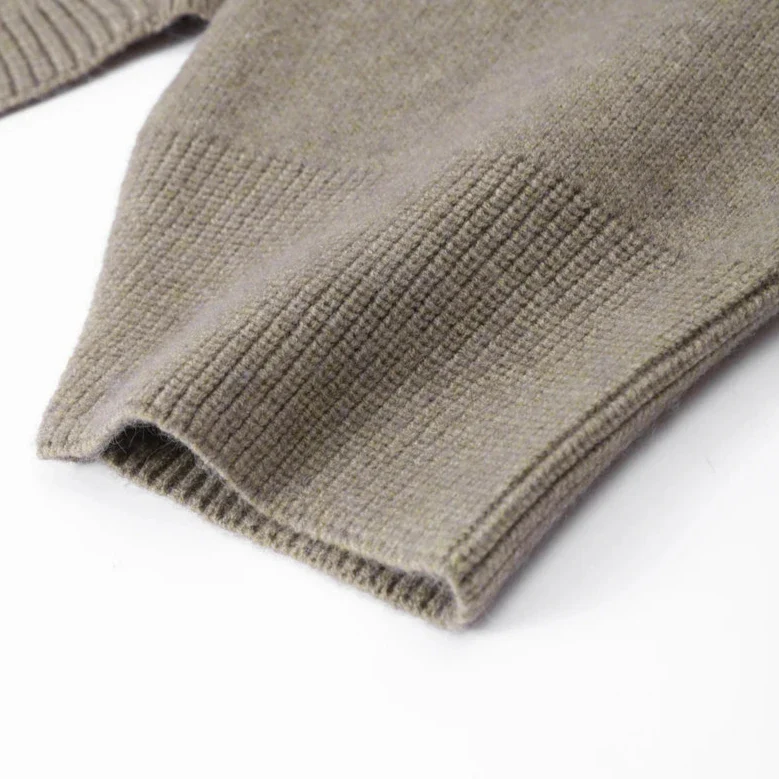 Old School V Neck Knit Cardigan - Image 21