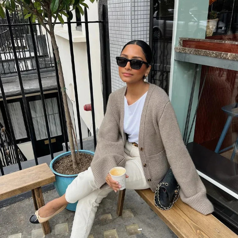 Old School V Neck Knit Cardigan - Image 9