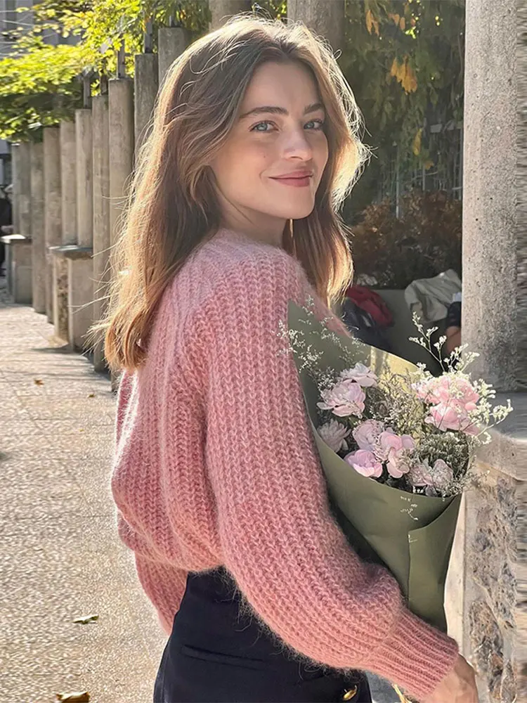 Plush Pinnacle Chunky Sweater - Image 4