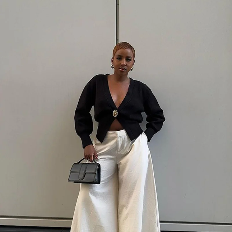 Rhode Isle V Neck Knitted Cardigan - Image 3