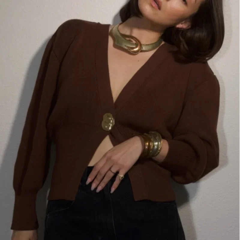 Rhode Isle V Neck Knitted Cardigan - Image 7
