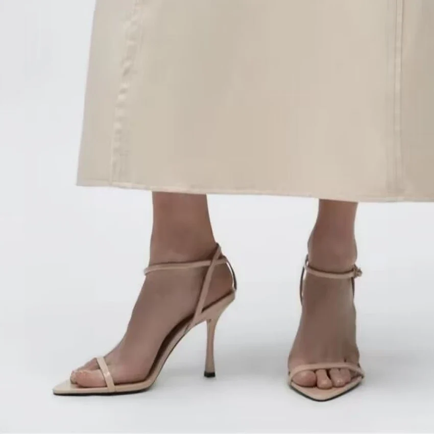 Viccura Strappy High Heels - Image 3