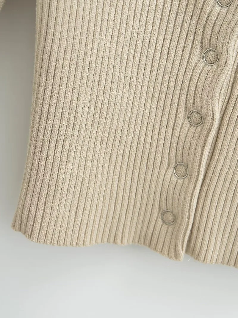 Weekend Getaway Knitted Cardigan Top - Image 10